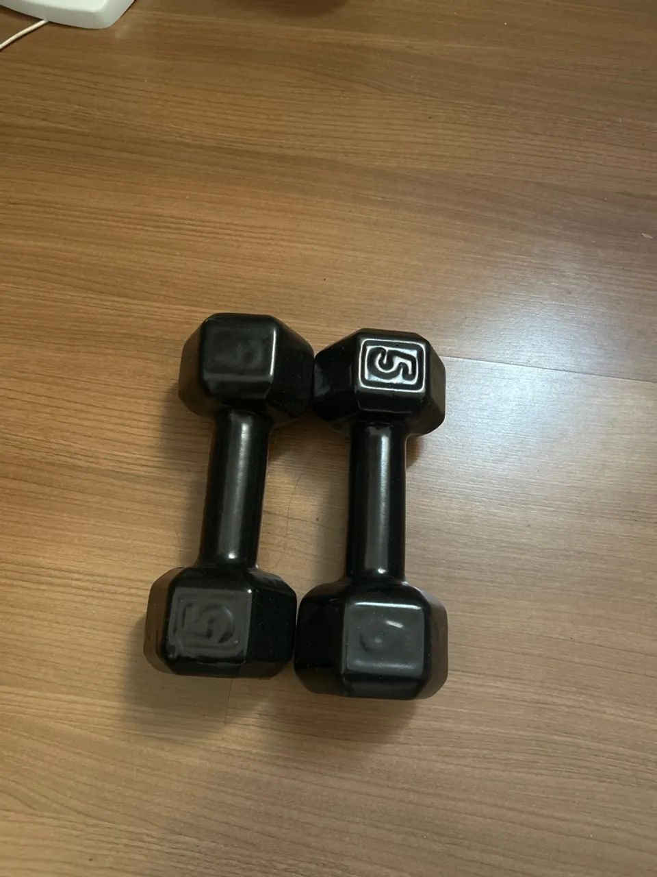 2 halteres 5kg cada 