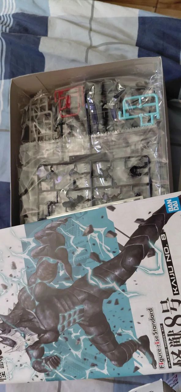 Model kit Kaijuu n°8 e Shinomiya bandai  - Foto 5