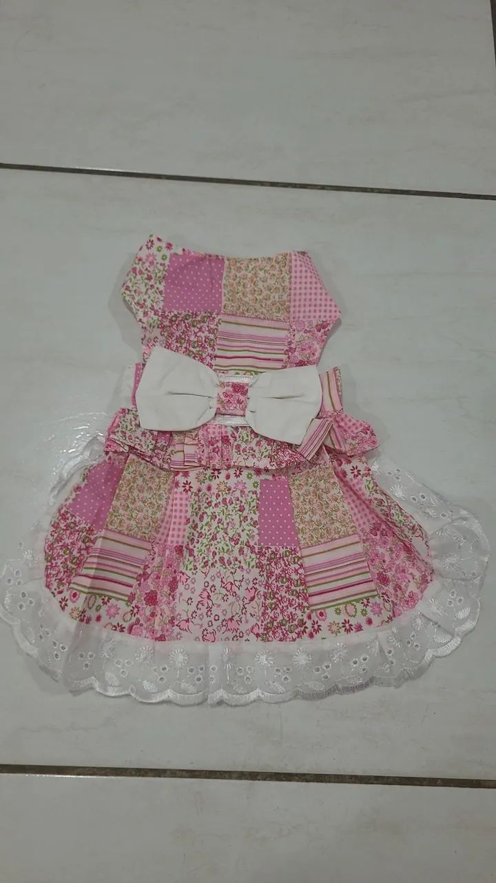 Roupas pra cachora raça pequena ( 90 peças) - Foto 4