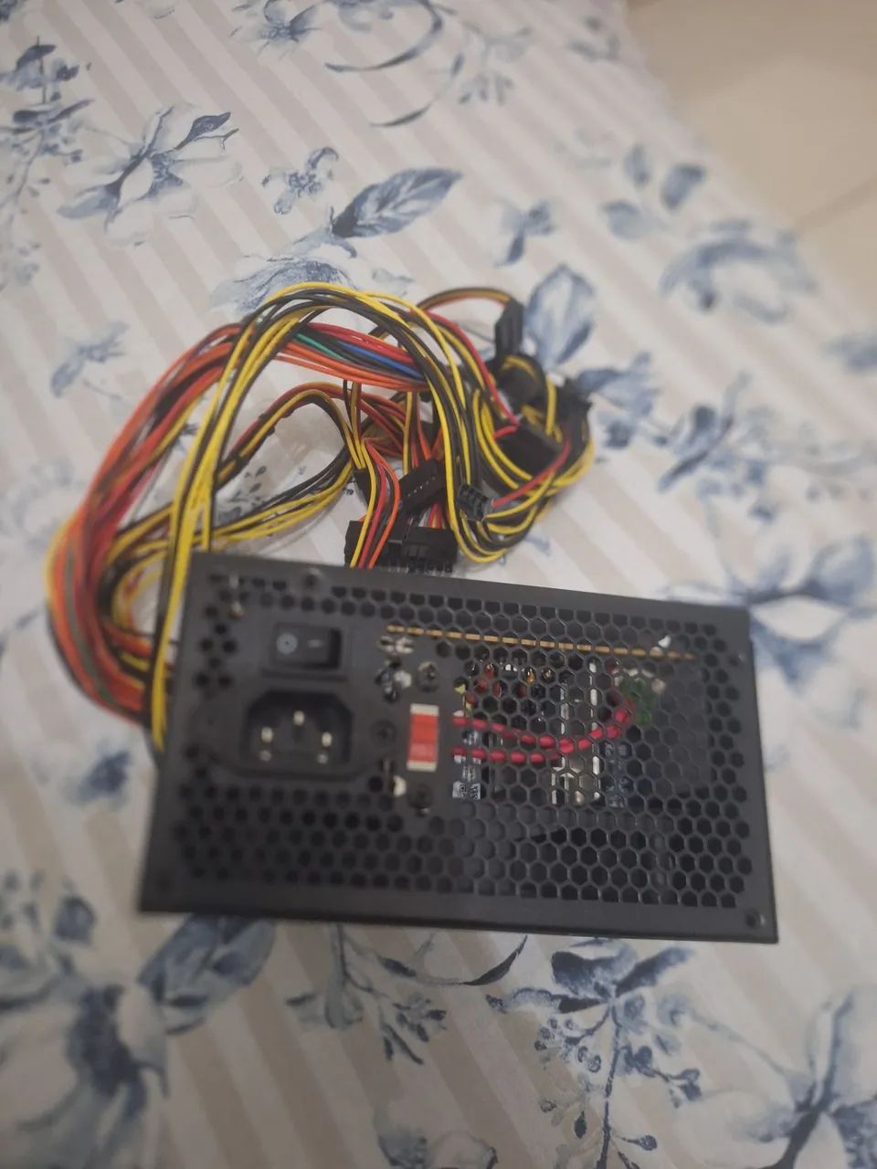 Vendo fonte aerocool 600w bivolt - Foto 2