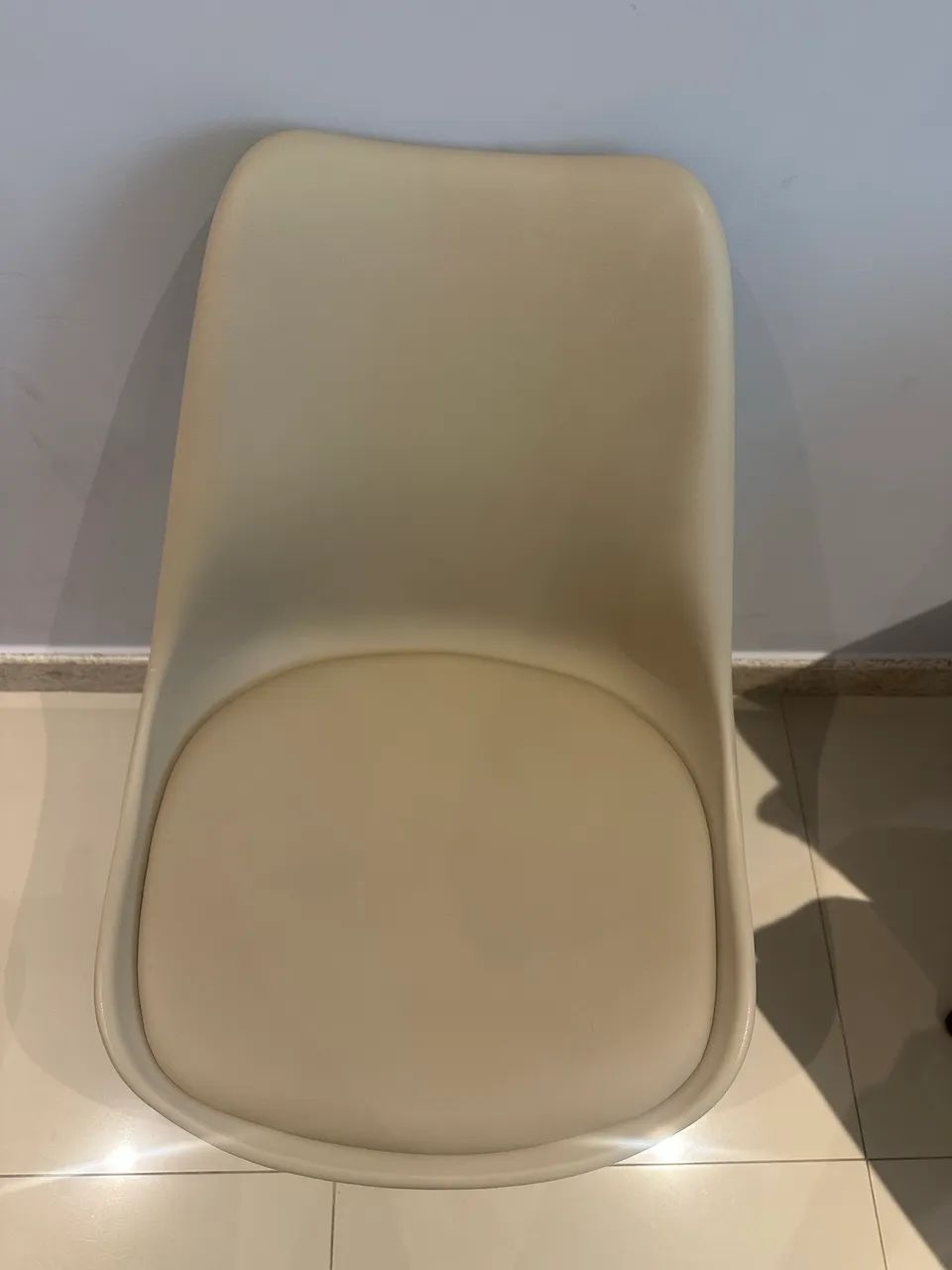 Vendo cadeira Eames em ótimo estado  