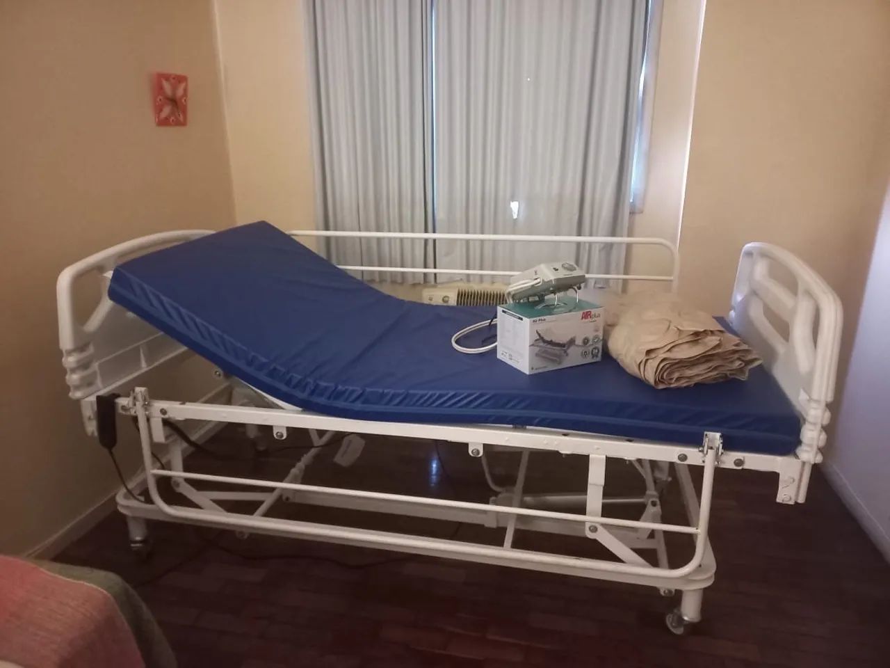 Cama hospitalar automática com colchão e colchão pneumático  - Foto 3