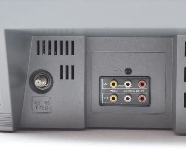 Tv de tubo tela plana LG Flatron 15 polegadas funcionando sem controle . - Foto 3