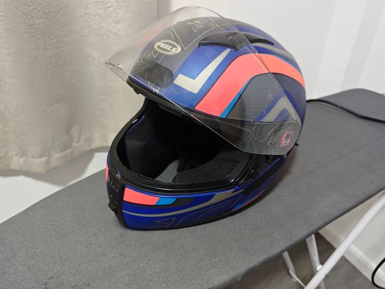 Capacete peels