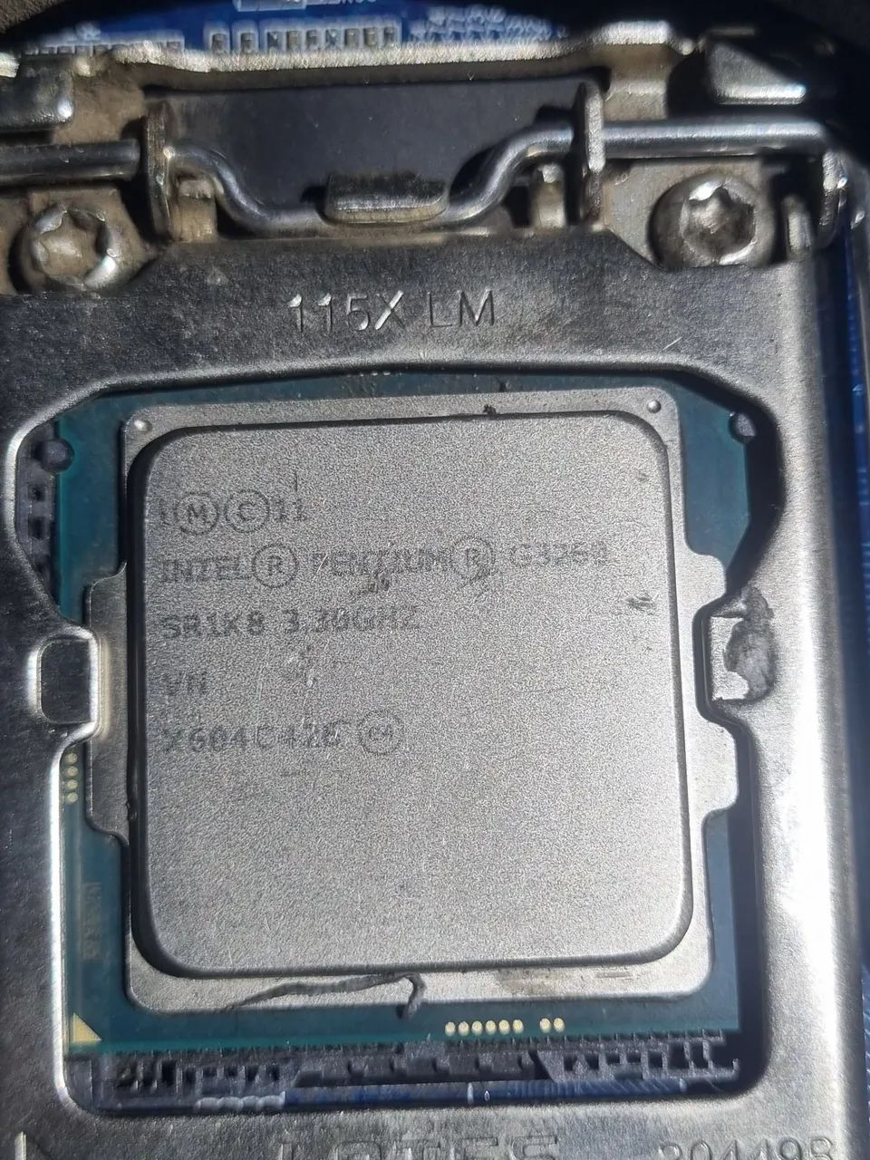 1 pc e uma placa mãe 