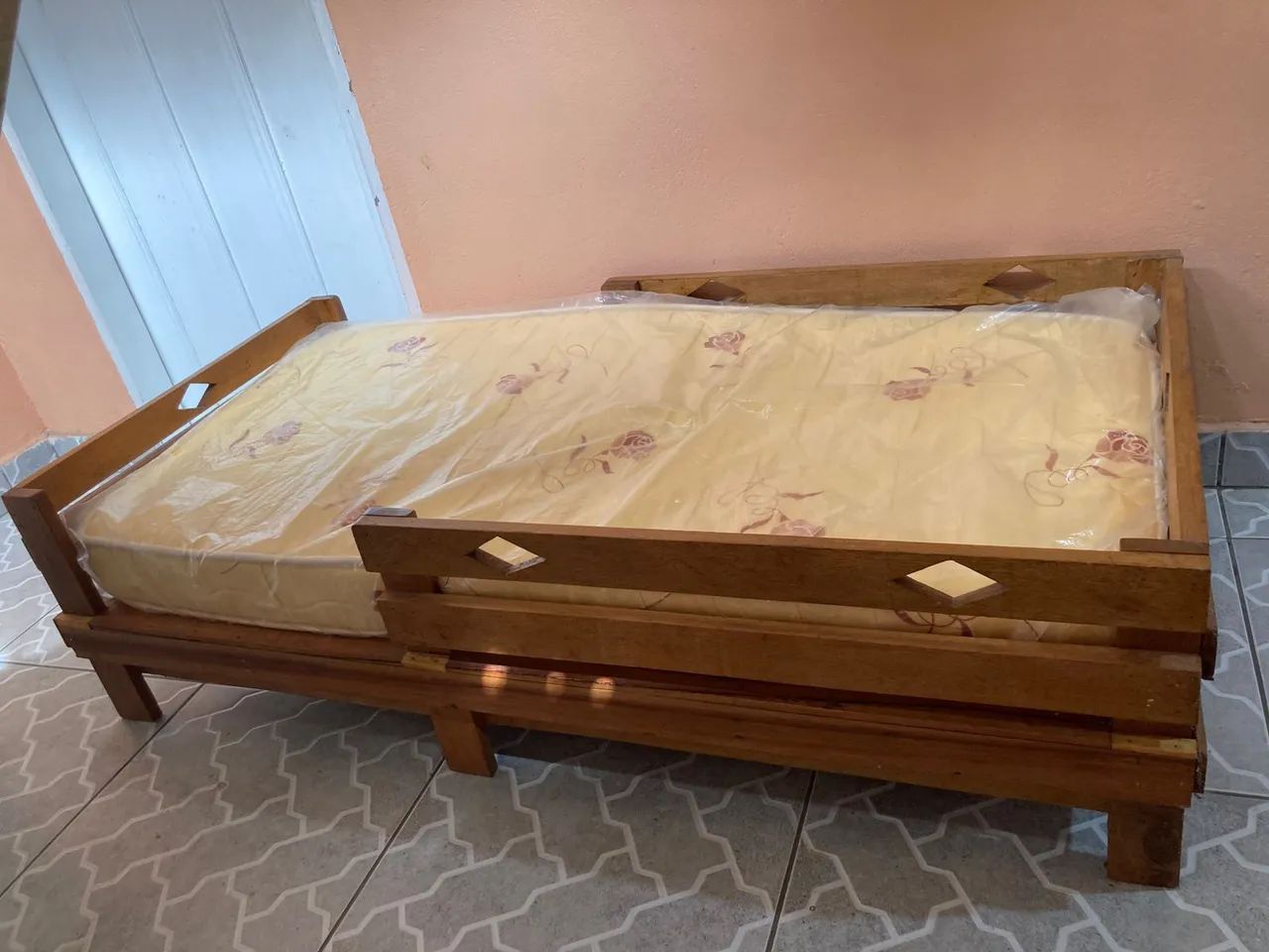 Cama infantil com colchão  - Foto 4