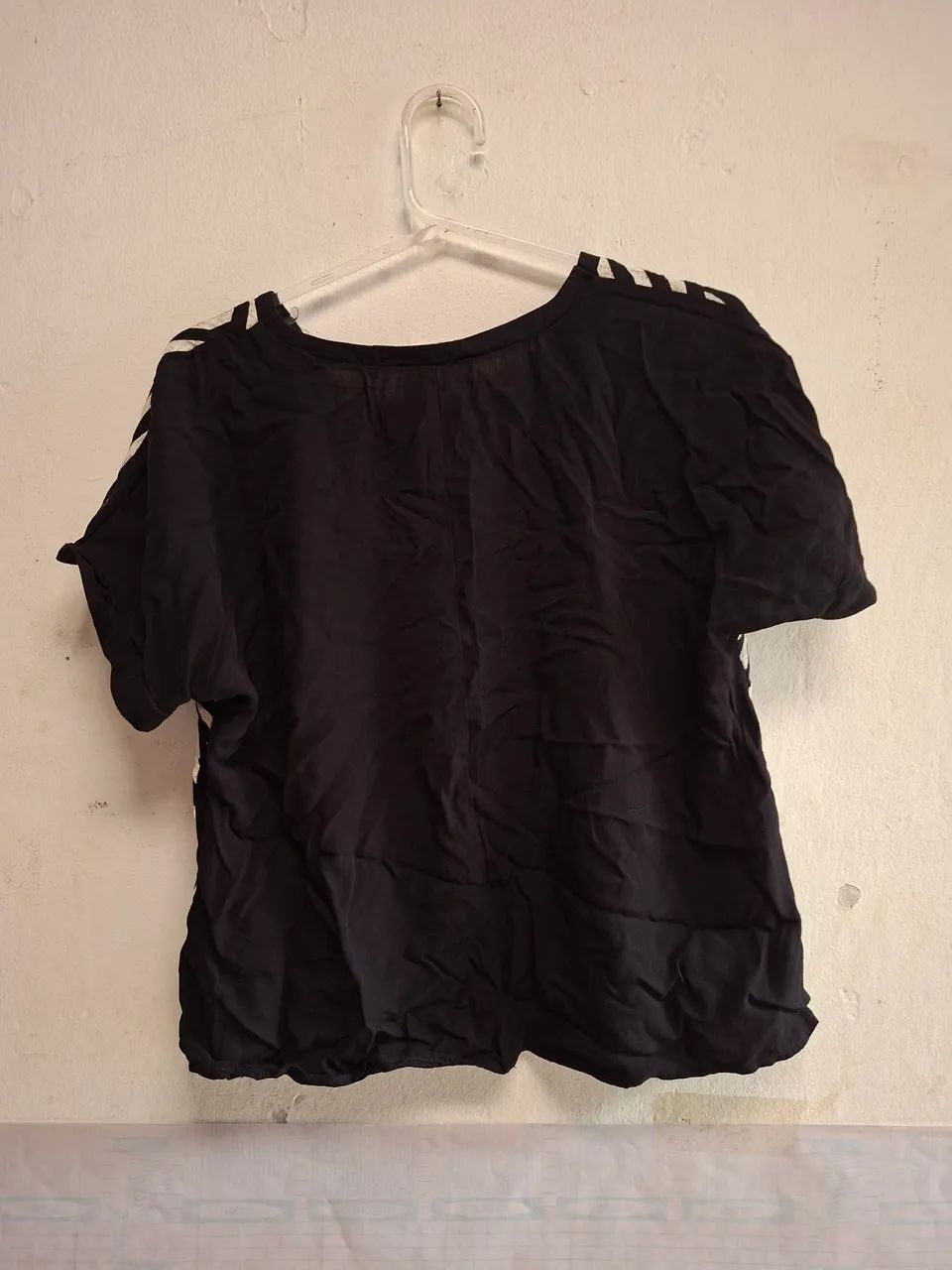 Camisa social preto e branco, tamanho G - Foto 2