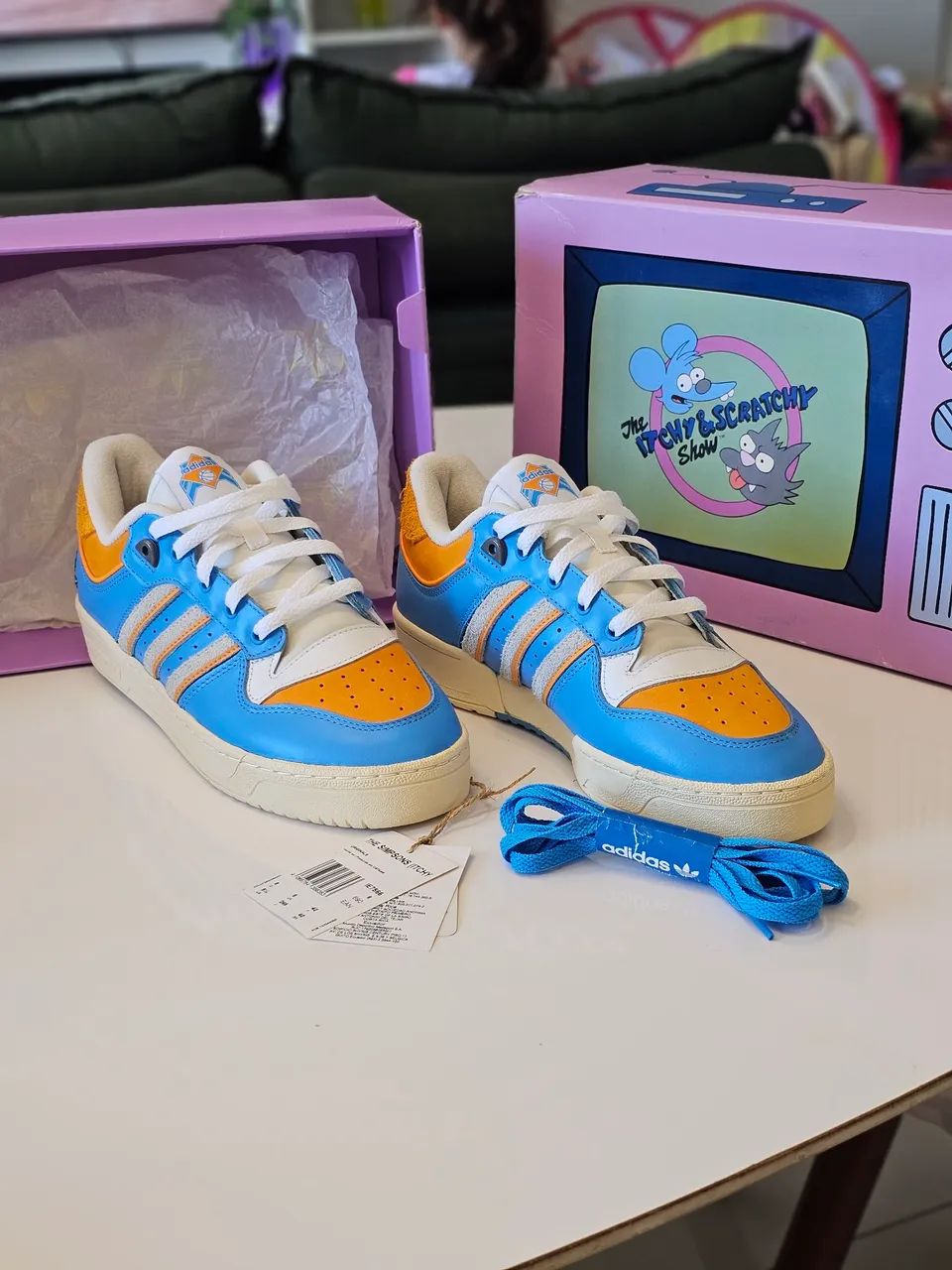 Adidas: Rivalry Low Itchy (Simpsons)