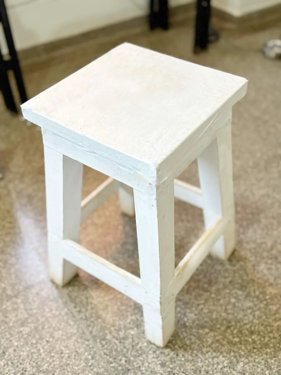 Banquinho de Madeira Branco - Foto 2