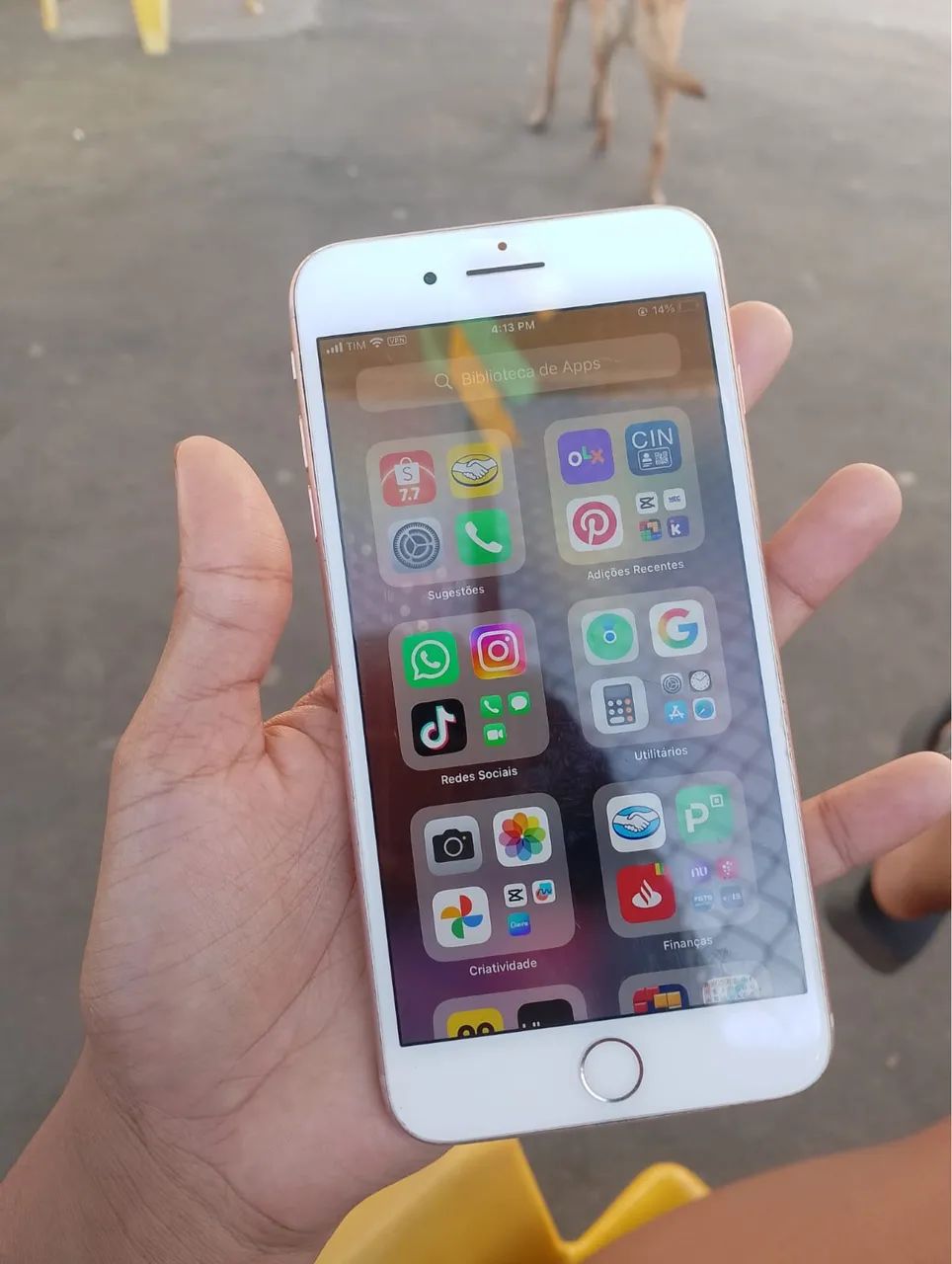 Vendo ou troco iphone 8 plus - Foto 2
