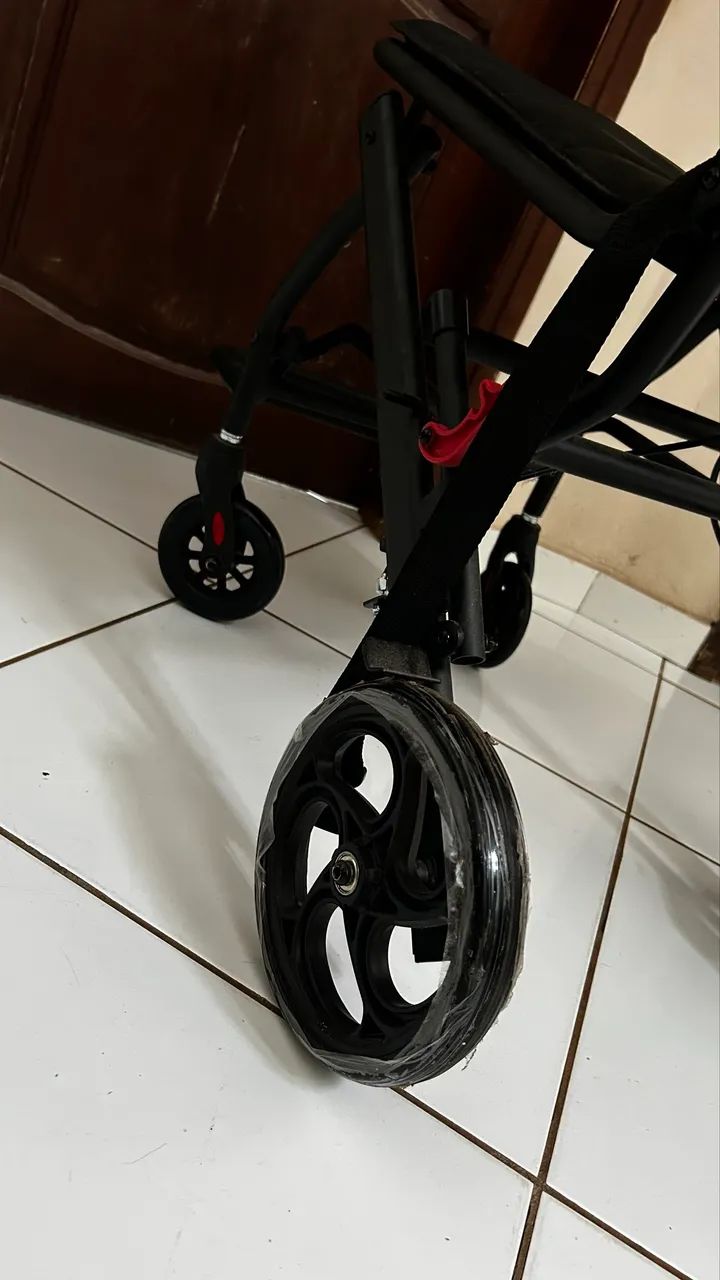 Cadeira de rodas usada apenas 1X - Foto 4