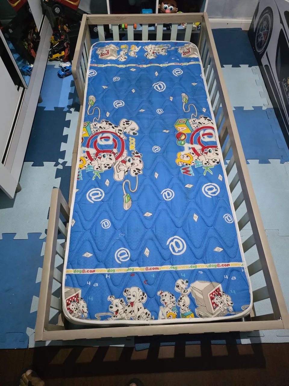 Cama montessoriana infantil com colchão. - Foto 2