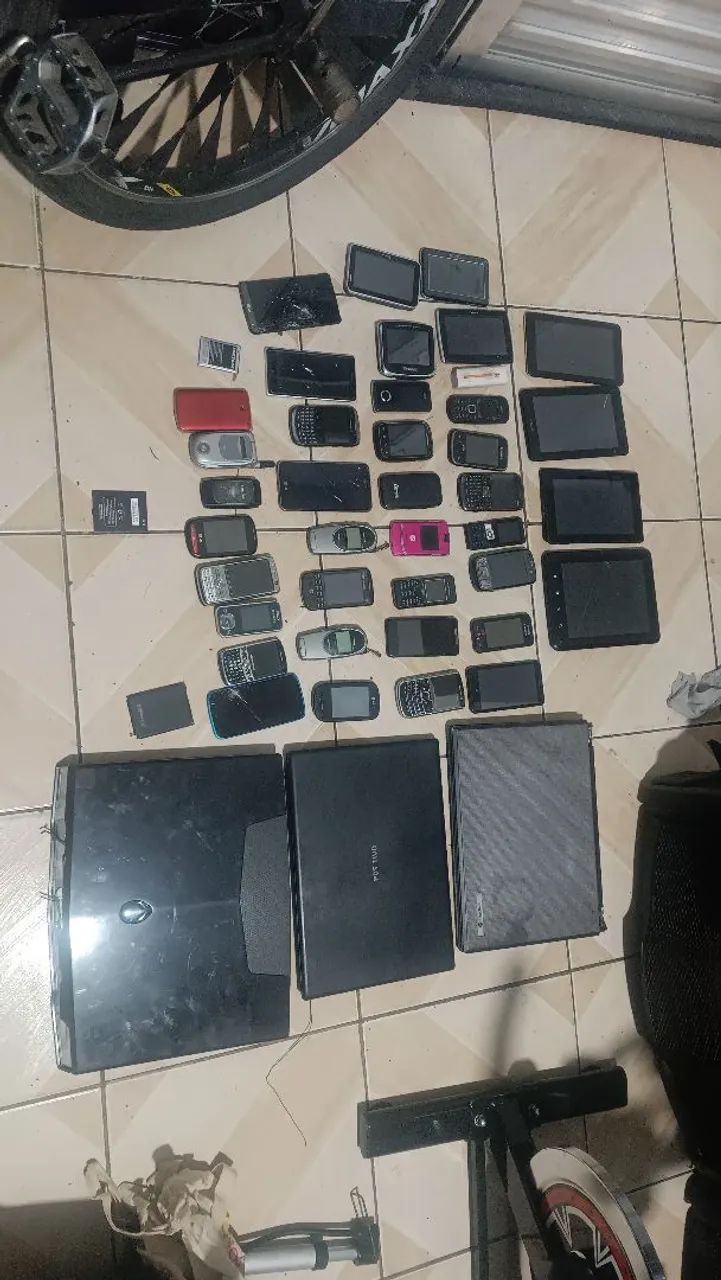 Sucata de celulares antigos 