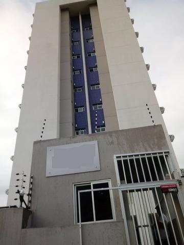 Apt novos no Farol, 2 quartos, sendo 1 suíte, varanda, área de lazer completa, só 180 mil! - Foto 2