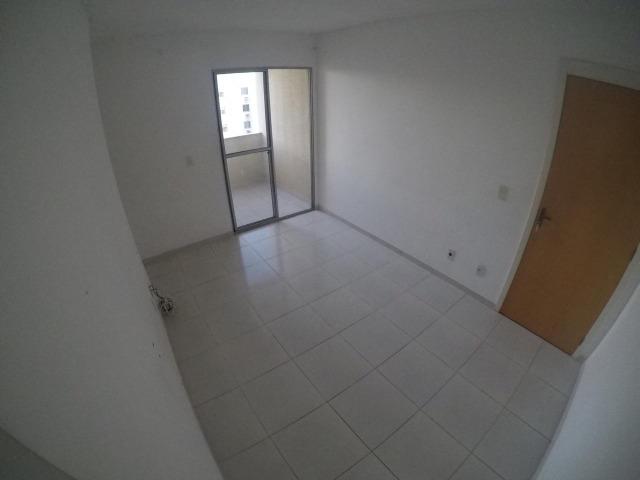LH. Apto de 2 quartos e varanda- Colina de Laranjeiras