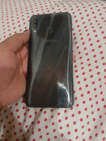Samsung A30 - Foto 2