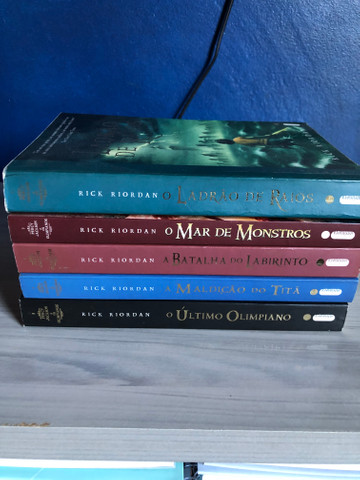 Combo de livros percy jackson