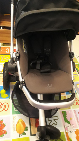 Carrinho de bebê quinny