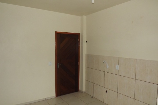 Apto 2 quartos, banheiro, sala, cozinha, lavanderia e garagem coberta - Foto 10