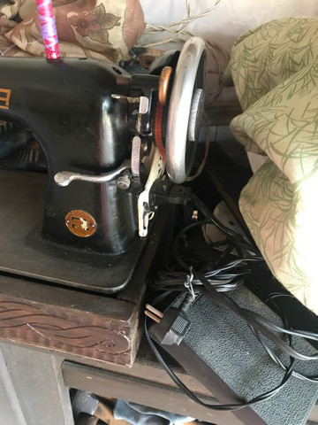 Máquina de costura LADA - Foto 2