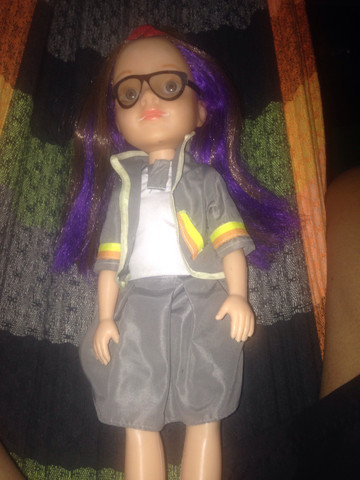 Vendo uma boneca oh troco
