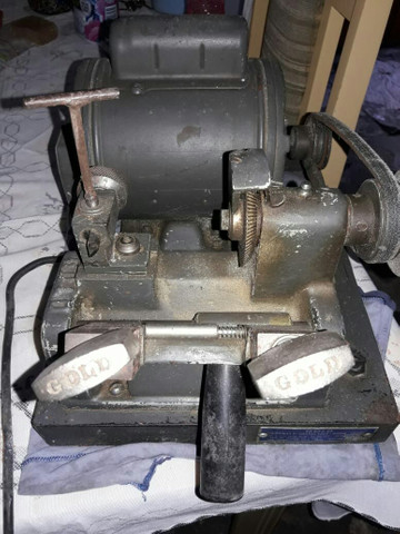 Vendo máquina para chave gold usada ,valor 1,300 - Foto 2