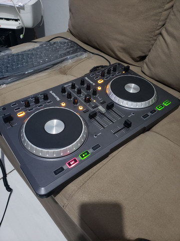 Controladora Numark MixTrack