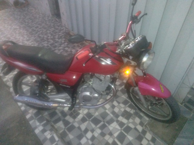 MOTO SUZUKI YES 2009