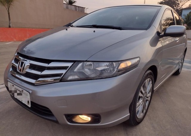 FINANCIE COM APENAS 9 MIL REAIS DE ENTRADA! HONDA CITY AUTOMÁTICO LX 1.5 FLEX 2014/2014