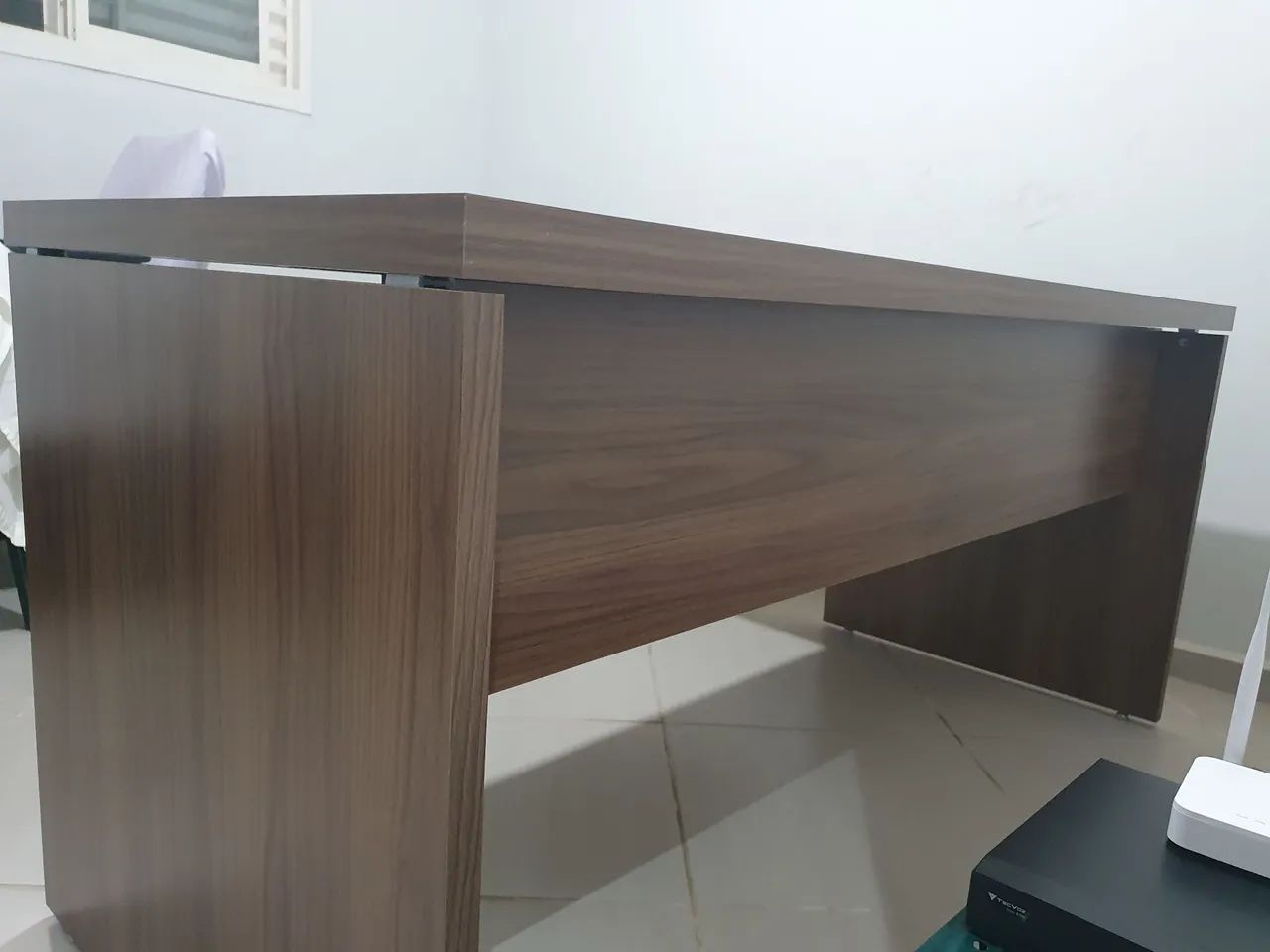 Mesa Escritório Muito Nova sem riscos - Foto 5