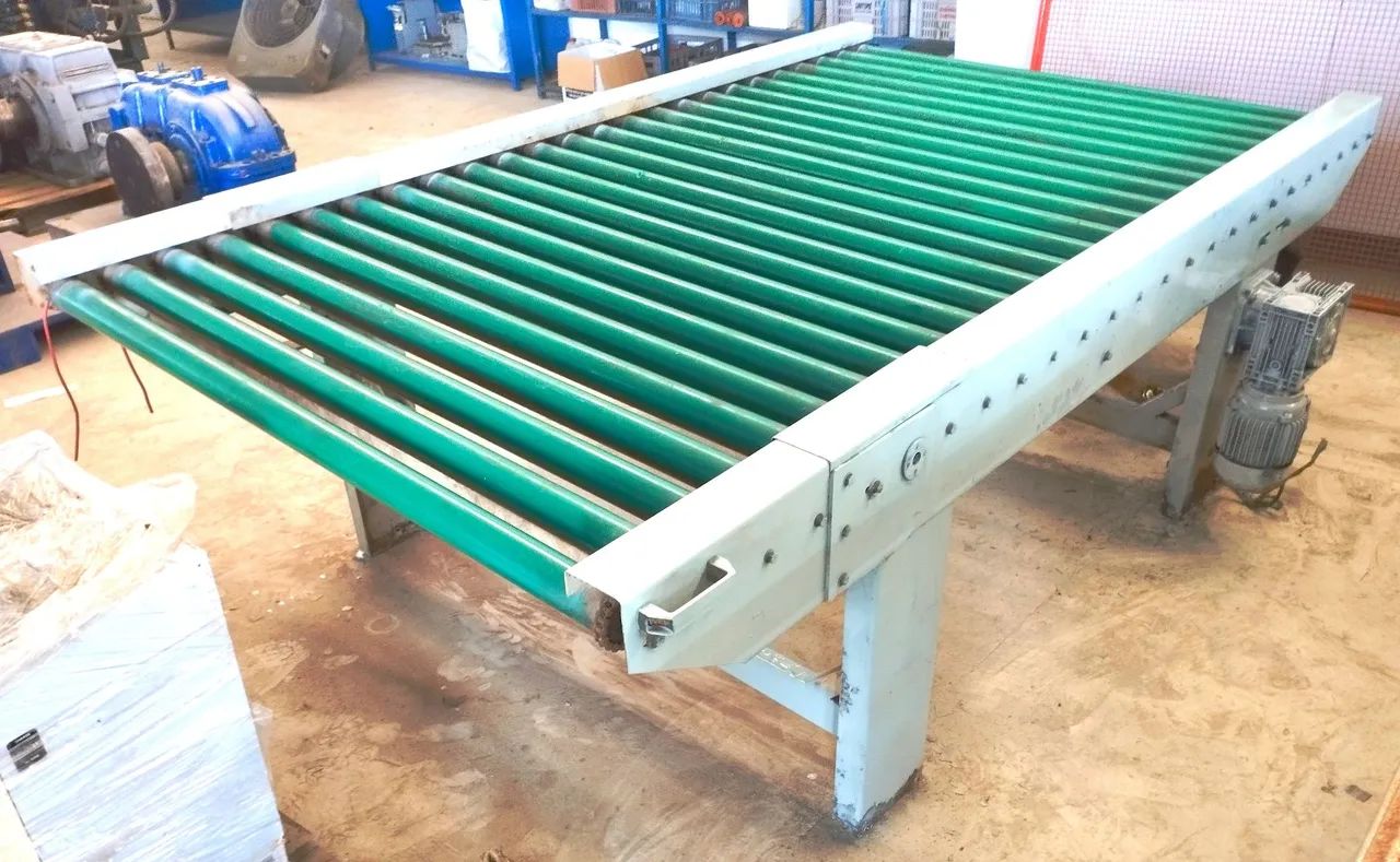 Esteira transportadora 2,50m de comprimento x 1,35m largura com.inversor de frequência 