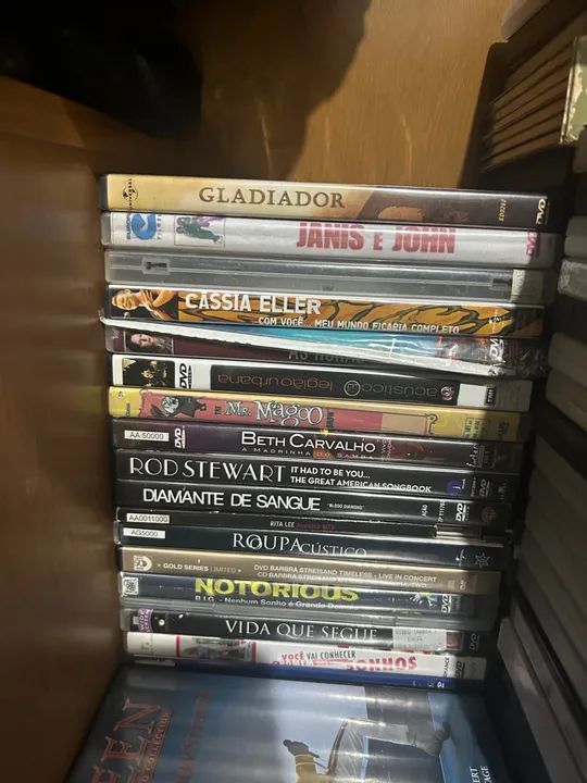 DVDs em ótimo estados ! 200 unidades  - Foto 5