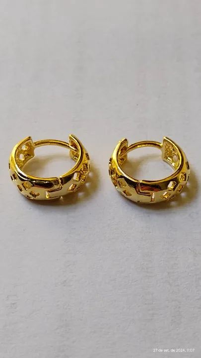 Par de Brinco Liso e Folheado a ouro 18k