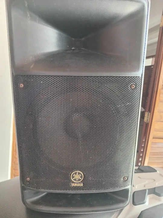 Caixa Yamaha stagepass 500, Reverb, 7 canais independentes.