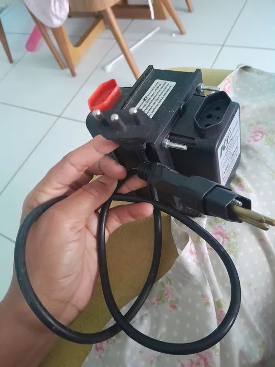 Transformador de energia 220v pra 120 e vice versa