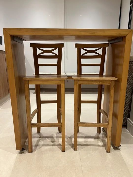 Aparador/Bancada para área gourmet + duas banquetas