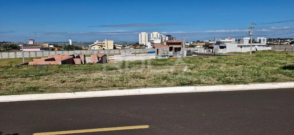 Terreno à venda no Condomínio em Santa Felícia, São Carlos