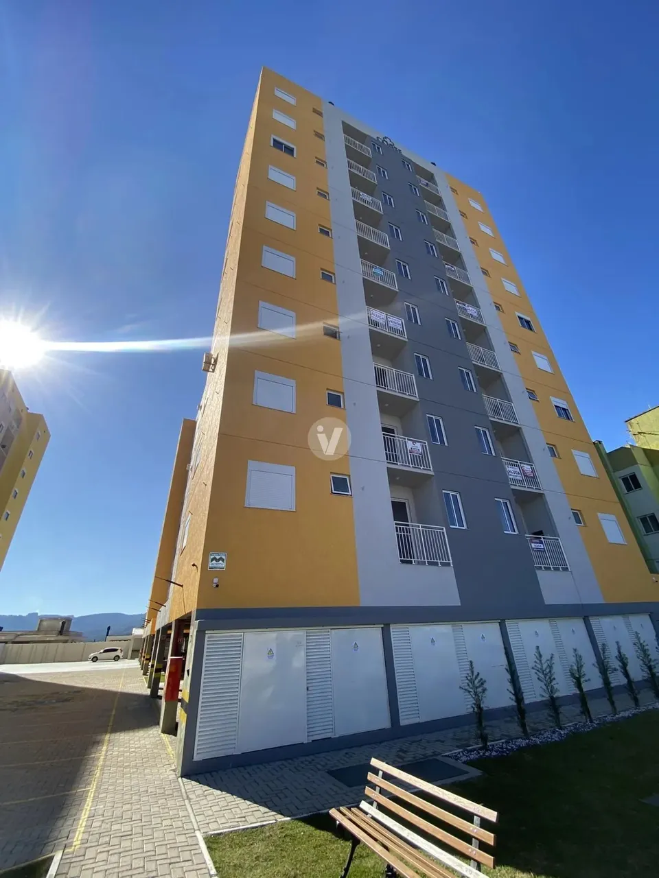 Apartamento NOVO 2 dormitórios sacada e churrasqueira em Camobi!
