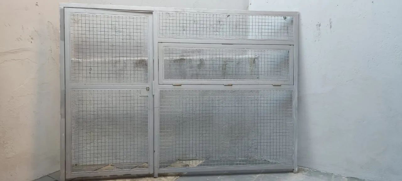 Portão de grade em aço, ótimo estado!