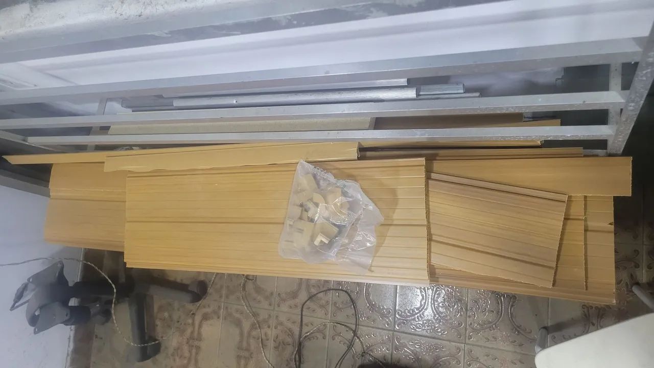 Folhas de PVC, sancas e cantos