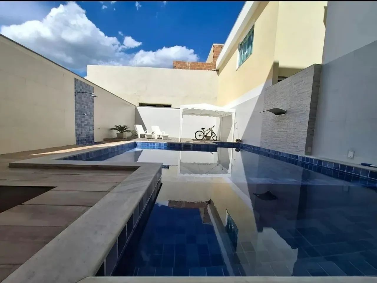 Linda casa à venda quadra da praia em Itaipu - Foto 3