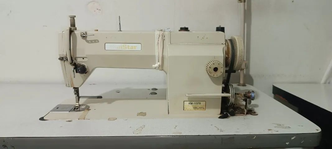 Máquina de Costura Reta Sunstar KM-137B