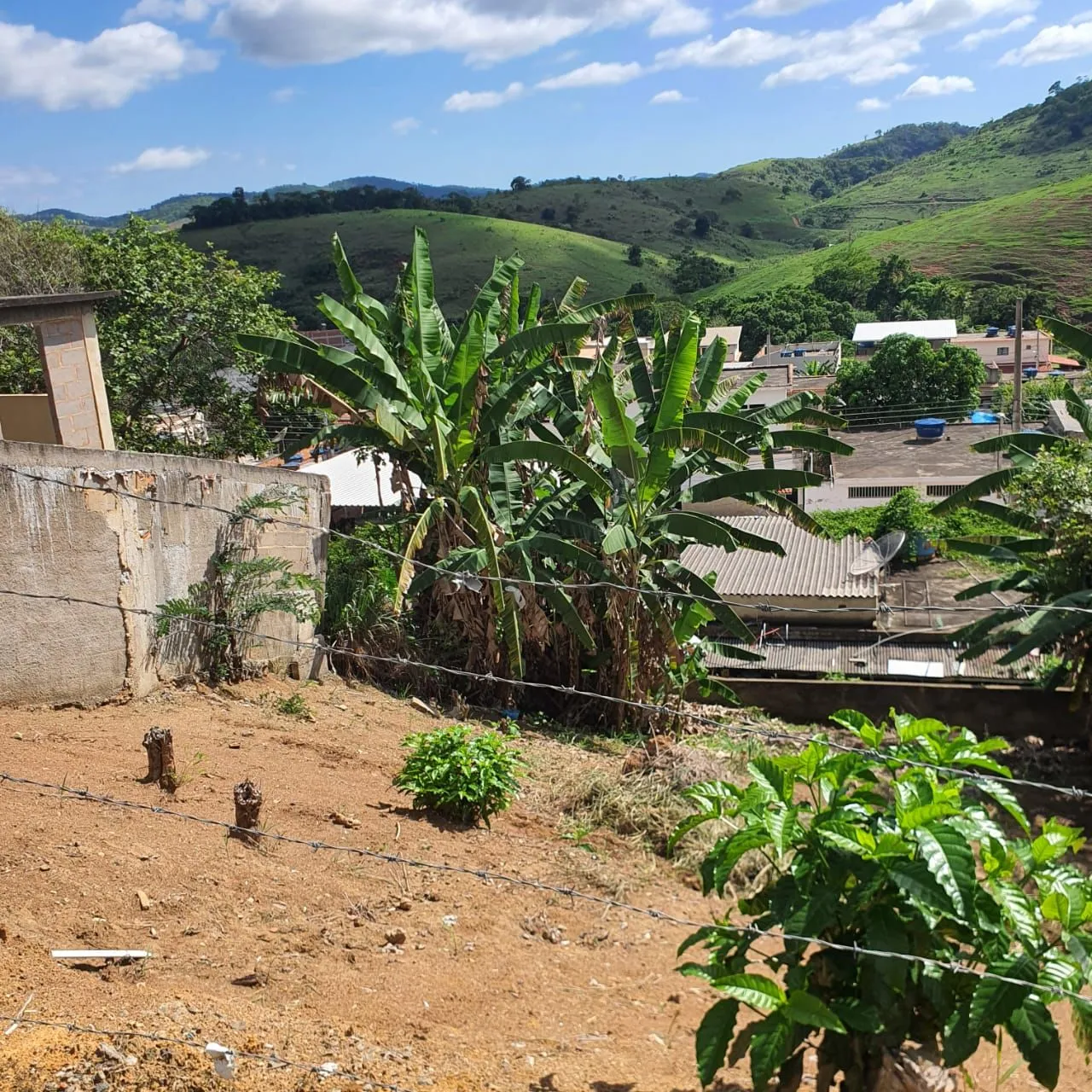 Terreno em Carmo com escritura, aceito carro.