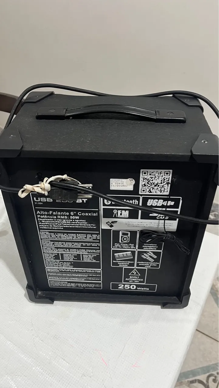 Caixa de Som Portátil 6" Bluetooth USB 200 BT 250W