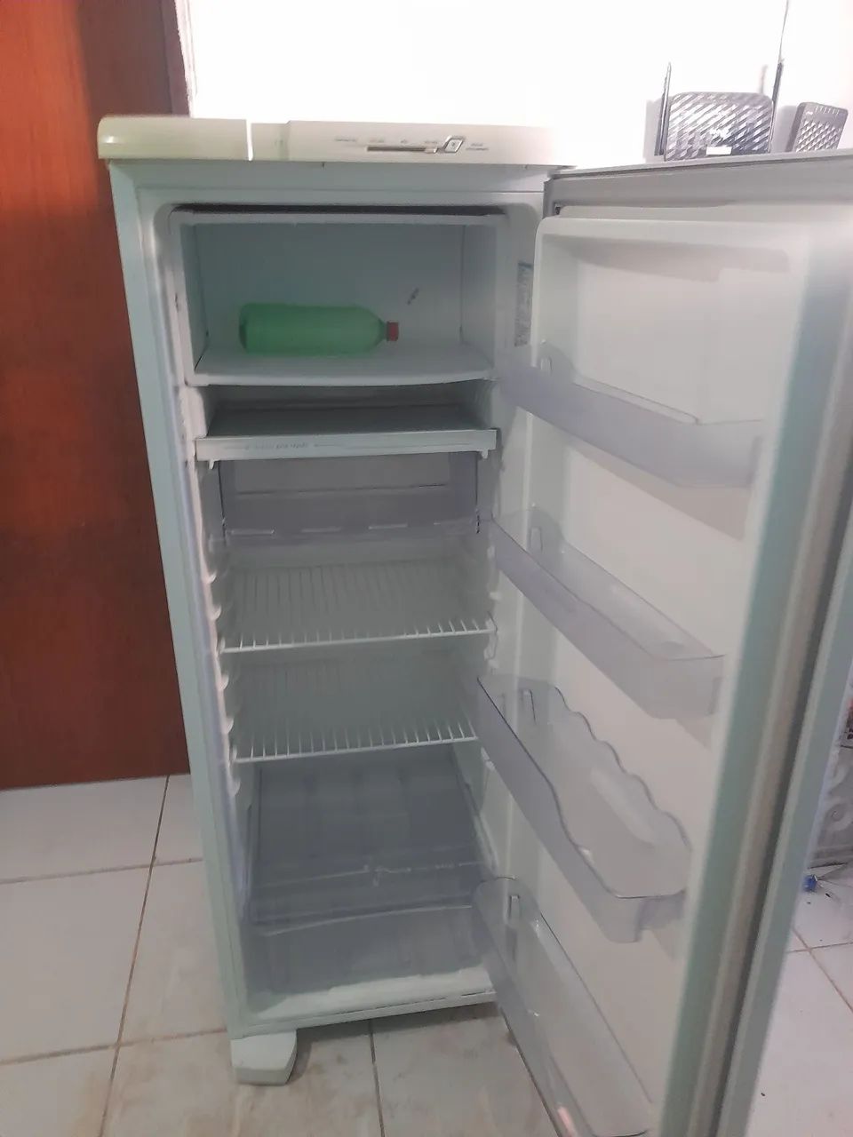Vende-se geladeira Electrolux bem conservada  - Foto 4