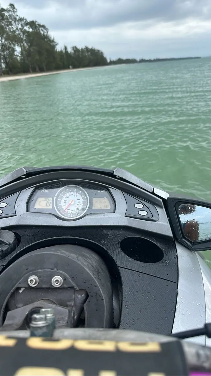 Vendo jet ski yamaha 1.8 2010 - Foto 5