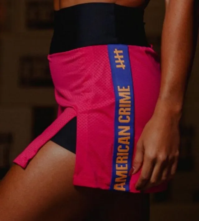 Short saia american crime