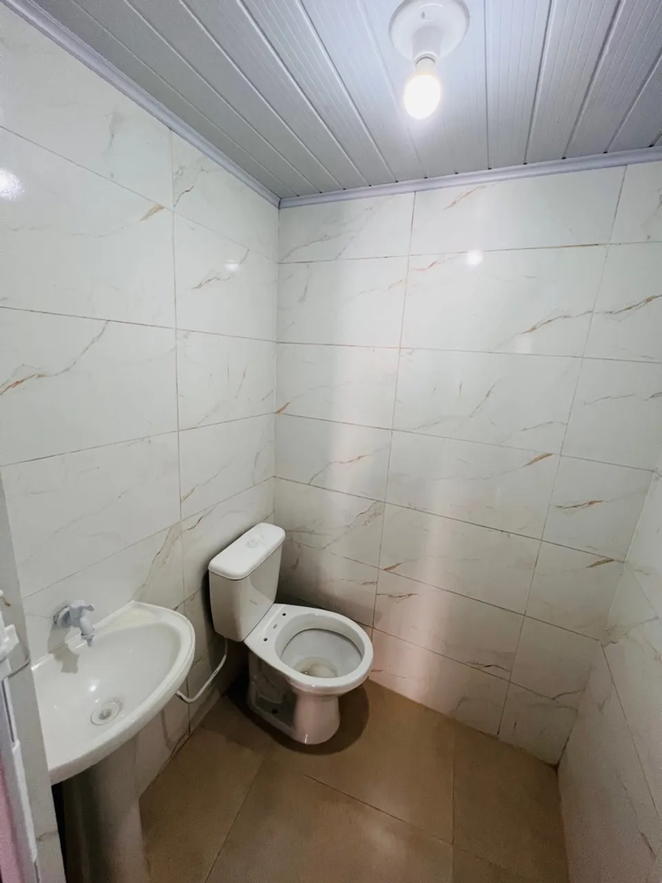 Alugo kitnets e casas