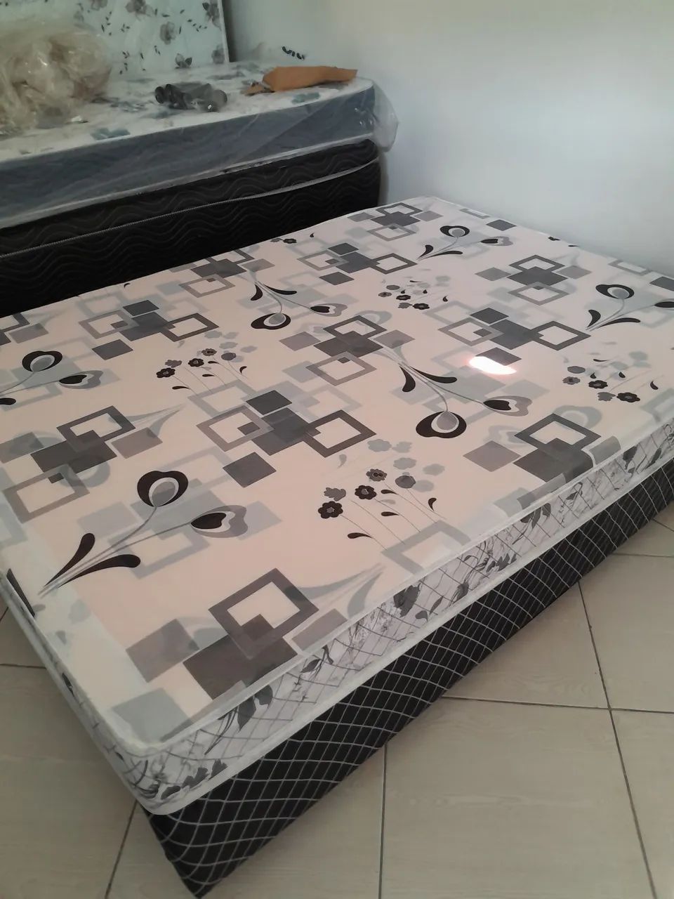 Cama Box Casal com Colchão - Novo $330 - Foto 4