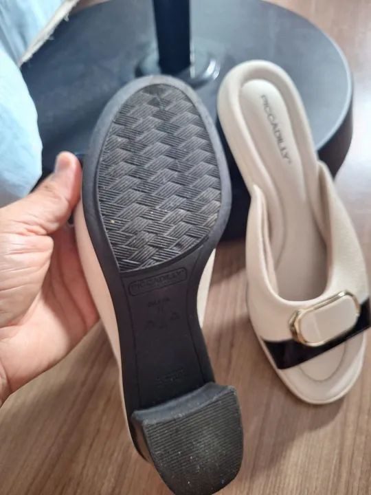  Sandálias Piccadilly Bege e Preto - Foto 2